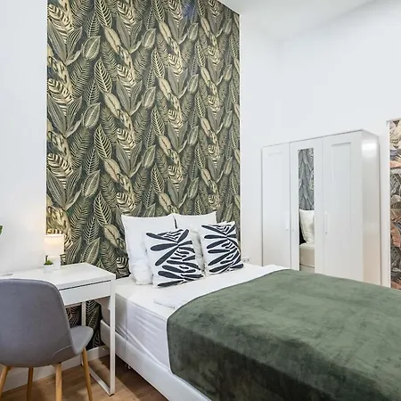 Apartment Cityscape Budget Matthias Grove Budapest