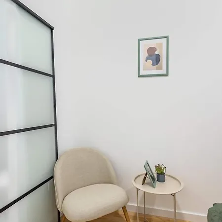 Cityscape Budget Matthias Grove Apartment *