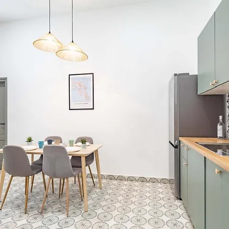 Apartment Cityscape Budget Matthias Grove Budapest