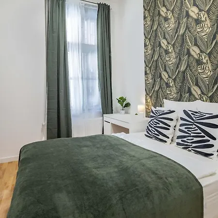 Apartment Cityscape Budget Matthias Grove Budapest